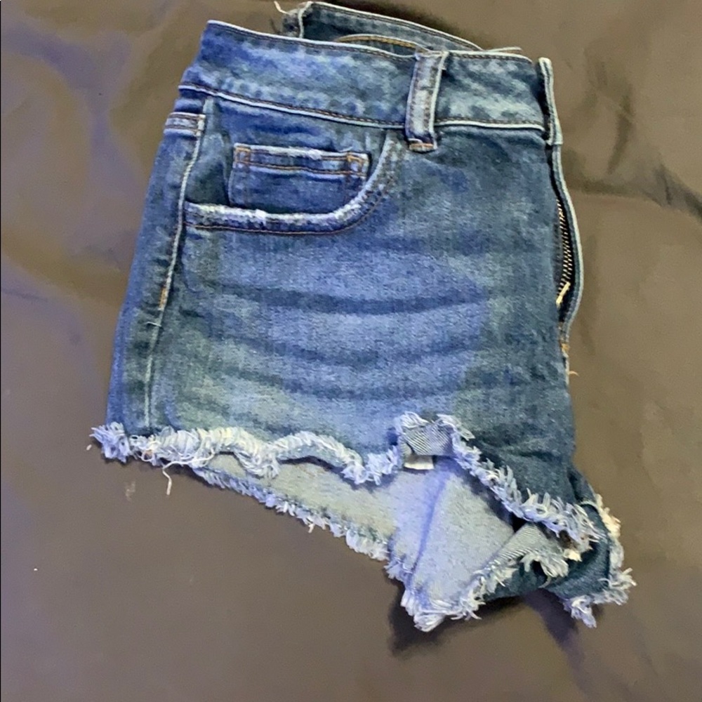 Shorts - Picture 3 of 3